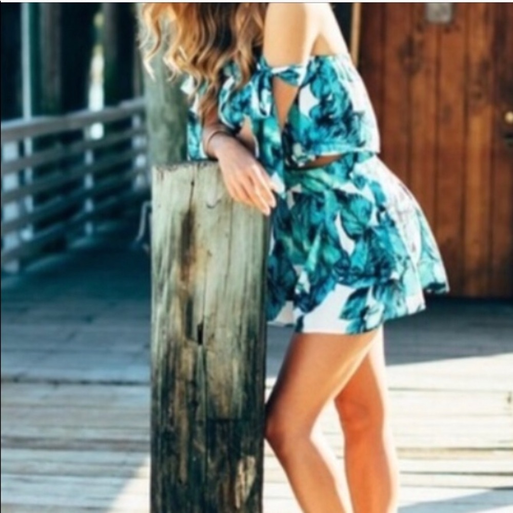 Vestique Boutique Palm Two-Piece outfit